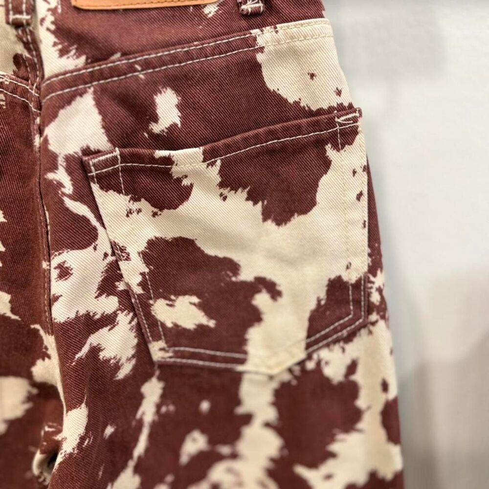 BDG Urban Outfitters Cow Print Jeans Size 24 Western Indie - Picture 6 of 7